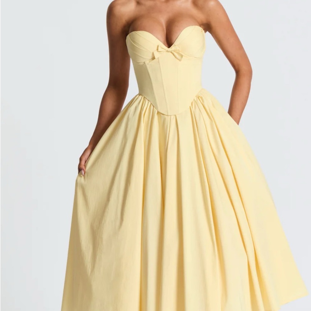 Yellow Strapless Sweetheart Gown